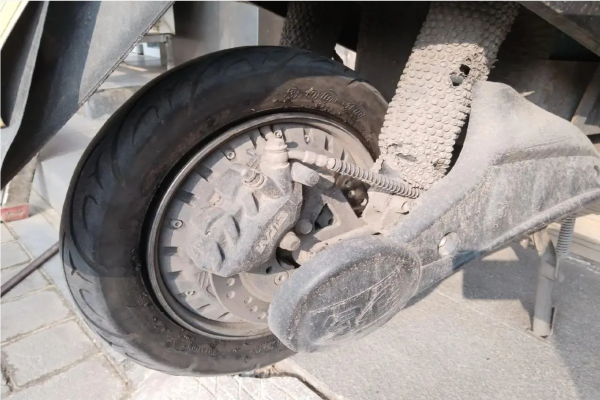 台南市电动车补胎换胎